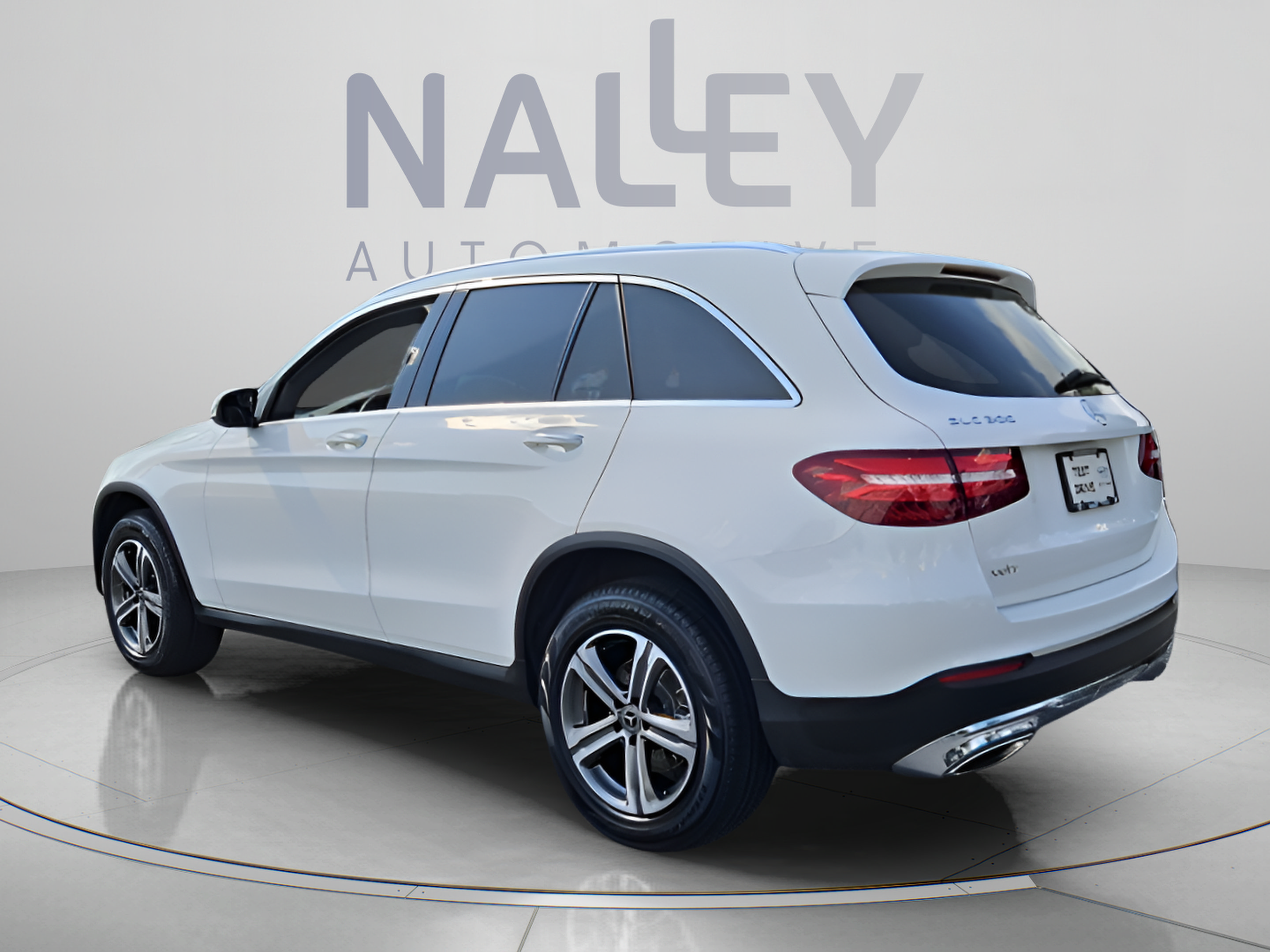 Used 2019 Mercedes-Benz GLC 300 4MATIC image 3