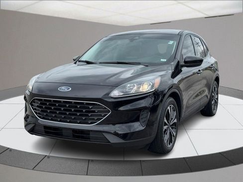 Used 2022 Ford Escape SE w/ SE Sport Appearance Package image 8