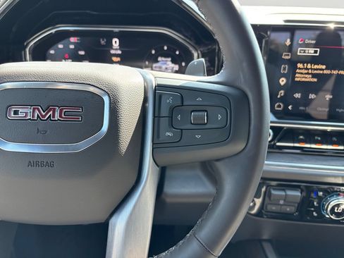 Used 2025 GMC Sierra 1500 SLT w/ SLT Premium Plus Package AWD/4WD image 20