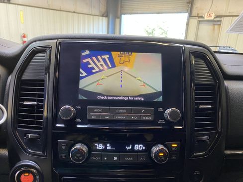 Used 2024 Nissan Titan SV w/ SV Convenience Package image 38