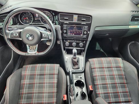 Used 2019 Volkswagen GTI SE image 9