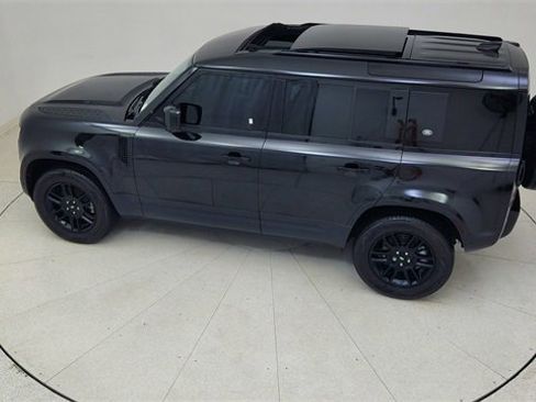 Used 2024 Land Rover Defender 110 S image 80