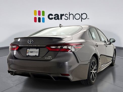 Used 2023 Toyota Camry SE image 5