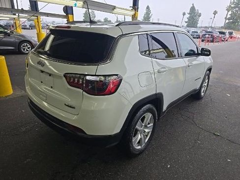 Used 2022 Jeep Compass Latitude w/ Sun and Sound Group FWD image 12