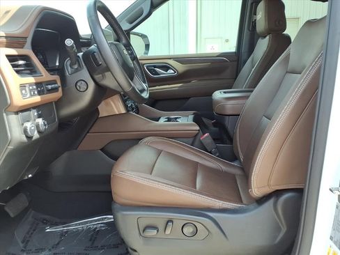 Used 2022 Chevrolet Suburban High Country RWD image 21