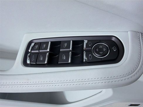 New 2026 Porsche Macan GTS image 8