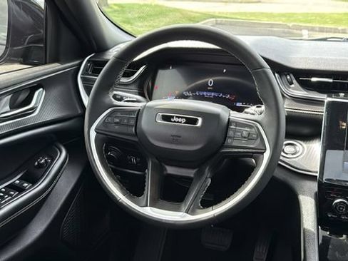 Used 2024 Jeep Grand Cherokee Altitude AWD/4WD image 23
