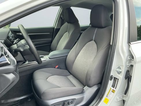 Used 2023 Toyota Camry LE FWD image 10
