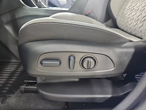 Used 2024 Chevrolet Equinox LS w/ LS Convenience Package FWD image 33