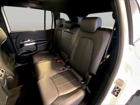 Used 2023 Mercedes-Benz GLB 250 4MATIC image 21