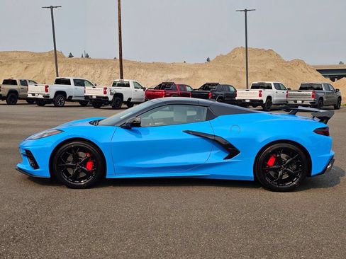 Used 2021 Chevrolet Corvette Stingray Premium Conv w/ Z51 Performance Package RWD image 8