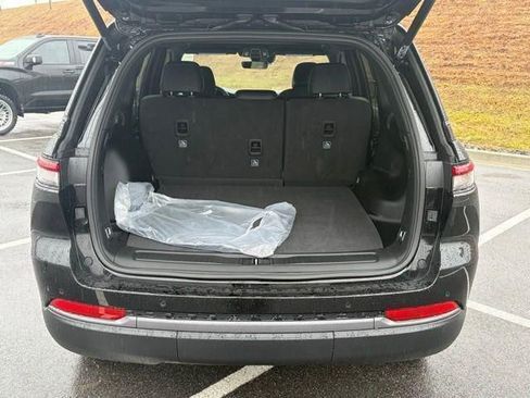 New 2026 Jeep Grand Cherokee Laredo image 7