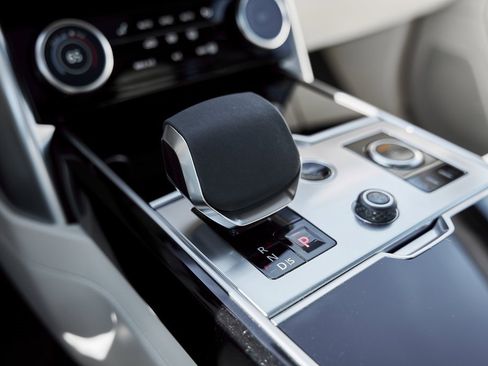 Used 2023 Land Rover Range Rover SE image 63