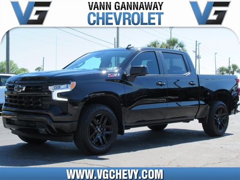 Used 2024 Chevrolet Silverado 1500 RST w/ Z71 Off-Road Package AWD/4WD image 1