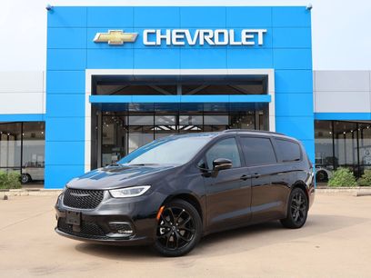 Used 2025 Chrysler Pacifica Limited