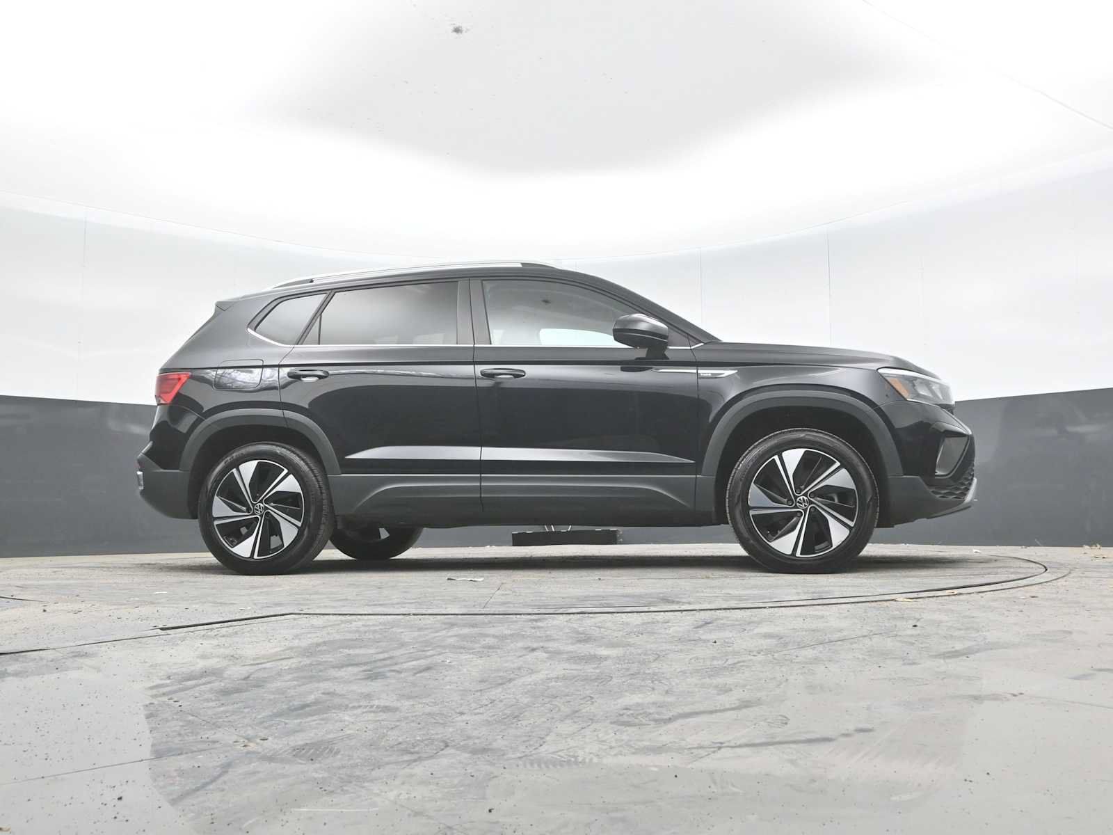 Used 2024 Volkswagen Taos SE AWD/4WD image 45