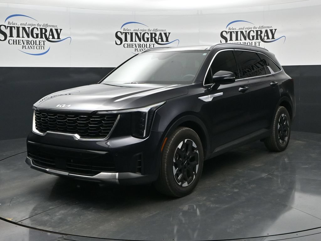 Used 2025 Kia Sorento S w/ Panoramic Sunroof Package FWD image 3