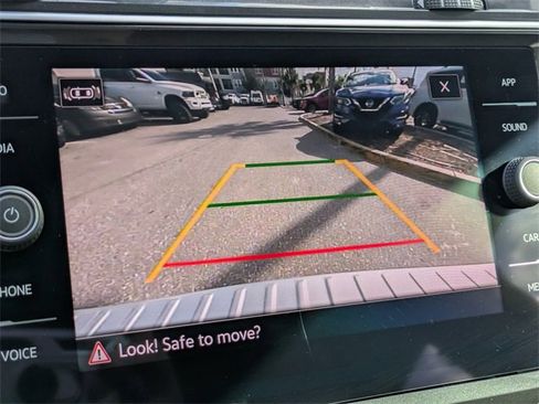 Used 2024 Volkswagen Tiguan S image 17