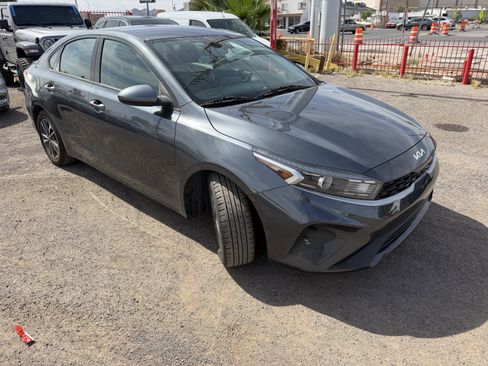 Used 2023 Kia Forte LXS image 3