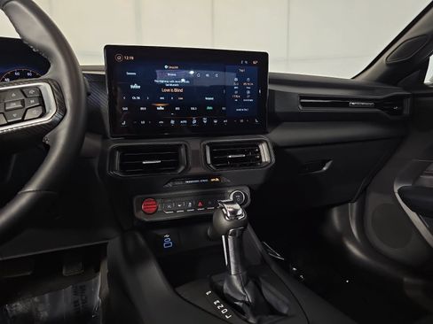 Used 2025 Ford Mustang Convertible RWD image 18