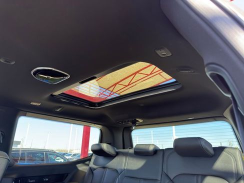 New 2026 Jeep Grand Wagoneer Summit w/ Premium Group III AWD/4WD image 38