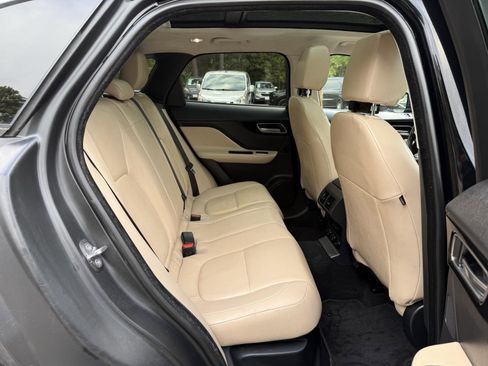 Used 2019 Jaguar F-PACE Premium image 28
