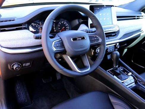 New 2026 Jeep Compass Latitude image 8