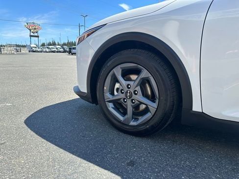 Used 2025 Kia K4 FWD image 28