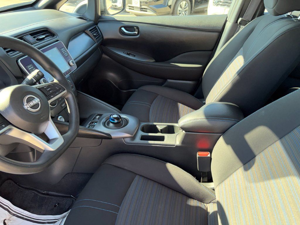 Used 2025 Nissan Leaf S FWD image 9