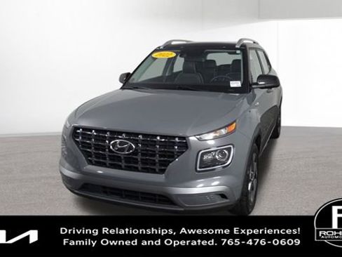 Used 2022 Hyundai Venue Limited image 4