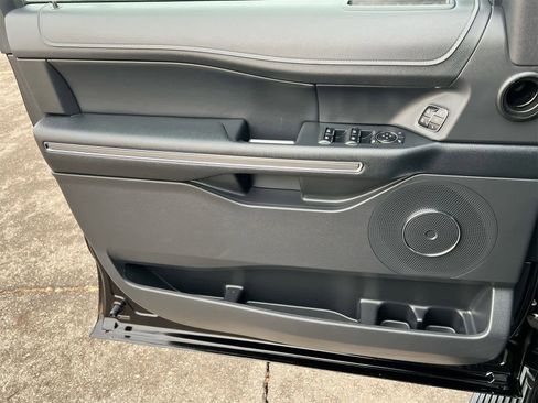 Used 2023 Ford Expedition Max XLT image 29