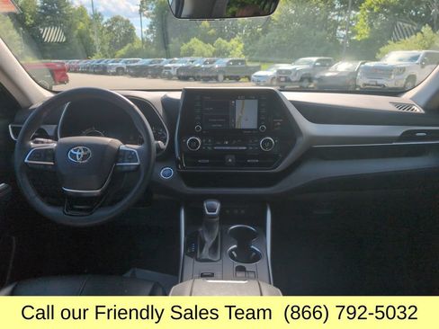 Certified 2020 Toyota Highlander XLE AWD/4WD image 14