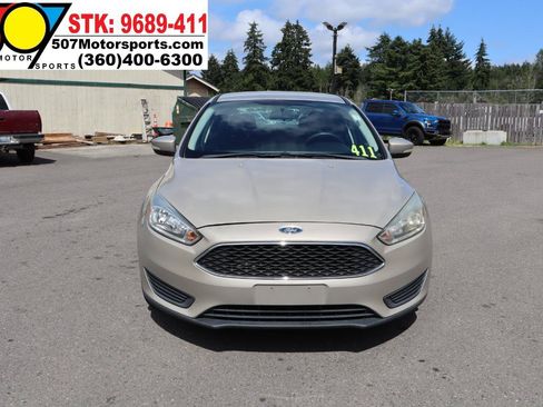 Used 2016 Ford Focus SE FWD image 11