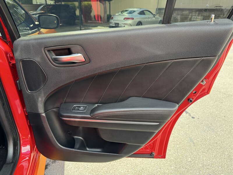 Used 2018 Dodge Charger R/T Scat Pack w/ Dynamics Package RWD image 41