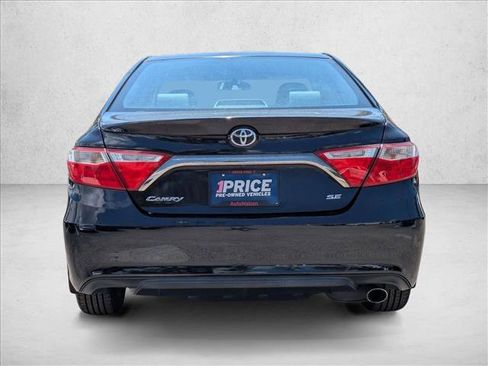 Used 2015 Toyota Camry SE image 7
