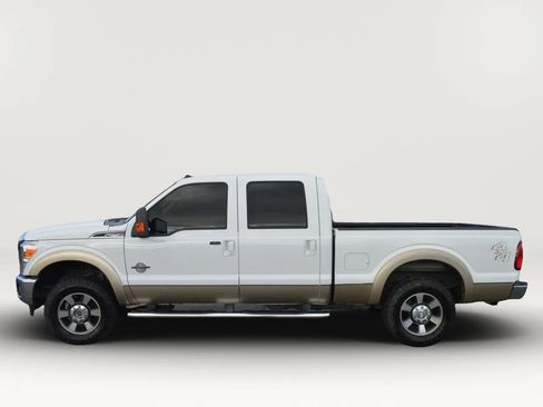 Used 2011 Ford F250 Lariat w/ Lariat Interior Pkg image 3