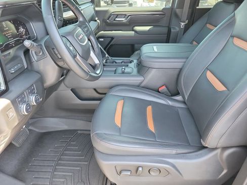 Used 2024 GMC Sierra 2500 AT4 w/ Technology Package AWD/4WD image 11