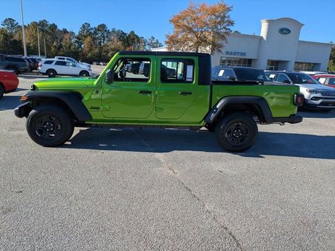 New 2026 Jeep Gladiator Sport AWD/4WD image 6