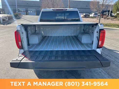 Used 2021 GMC Sierra 1500 SLT w/ SLT Premium Package AWD/4WD image 17