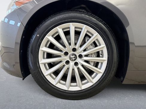 Used 2023 Alfa Romeo Giulia Sprint image 25