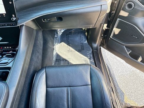 Used 2023 Jeep Wagoneer Series III w/ Convenience Group I image 17