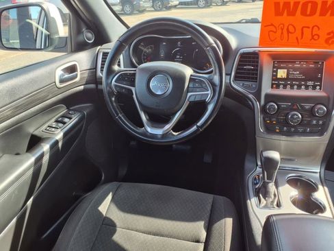 Used 2021 Jeep Grand Cherokee Laredo image 15