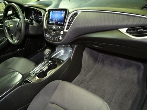 Used 2024 Chevrolet Malibu LT image 59