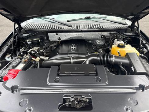 Used 2015 Lincoln Navigator 4WD image 11
