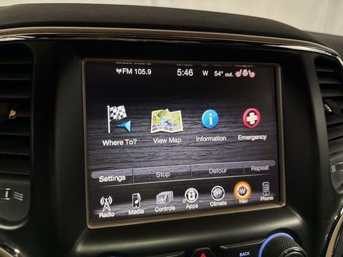 Used 2016 Jeep Grand Cherokee Limited image 24