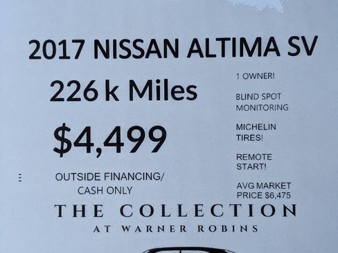Used 2017 Nissan Altima 2.5 SV w/ Convenience Package FWD image 2