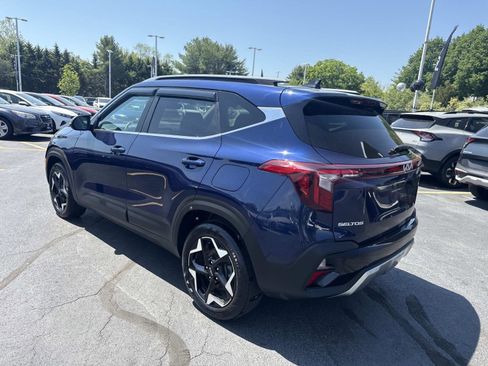 Used 2024 Kia Seltos EX AWD/4WD image 3