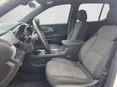 Used 2023 Chevrolet Traverse LT FWD image 16
