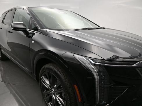 New 2027 Cadillac Optiq Premium Sport w/ LPO, Floor Liner Package AWD/4WD image 36