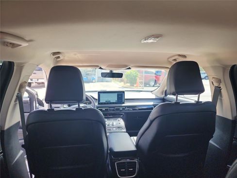 Used 2023 Lincoln Nautilus AWD w/ Premium Package image 20